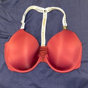 Victoria’s Secret 34DD